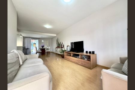 3_photo/94dcfb474d.04a823dc9d4d949a-ATLAS-cc54b5e5-3263-4ce7-9f41-0da3f19d659e.jpg de casa à venda com 0 quarto, 161m² em Xaxim, Curitiba