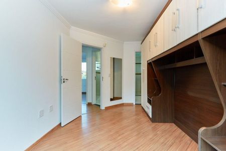 6_photo/94dcfb4789.e78a3bff2ad56a74-ATLAS-24ed00a8-d877-4275-bfa5-510093f1970a.jpg de casa à venda com 3 quartos, 150m² em Xaxim, Curitiba