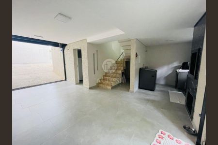 5_photo/94dcfb4807.5afd90b9c05d4dec-ATLAS-438be01b-af9b-48fb-a7fa-a40eab7d0e1b.jpg de casa à venda com 3 quartos, 145m² em Xaxim, Curitiba