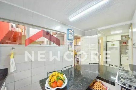 2_photo/94dcfb484d.de1539f27b8bccfe-ATLAS-3cbf2a6f-78a0-425f-ba85-e47fa5e26828.jpg de casa de condomínio à venda com 4 quartos, 160m² em Xaxim, Curitiba