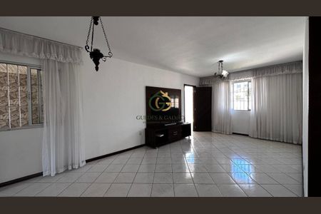 5_photo/94dcfb4a29.d860d137df15aeab-ATLAS-51aafa14-e30c-454a-a25d-72eba5d2fed7.jpg de casa à venda com 3 quartos, 228m² em Xaxim, Curitiba