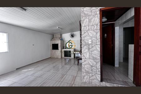 23_photo/94dcfb4a29.d860d137df15aeab-ATLAS-e245ec54-8cdc-4edf-a939-7e8c2cc2057c.jpg de casa à venda com 3 quartos, 228m² em Xaxim, Curitiba