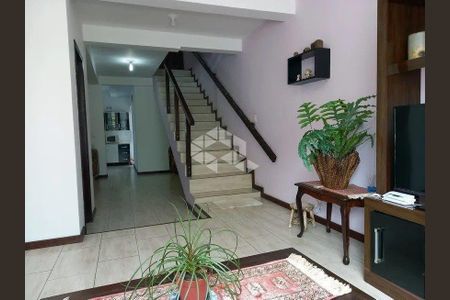 3_photo/94dcfb4a69.ce583aee00430bfc-ATLAS-4f3ea5c5-629e-41b3-b0bf-efcc5286464f.jpg de casa à venda com 3 quartos, 152m² em Xaxim, Curitiba