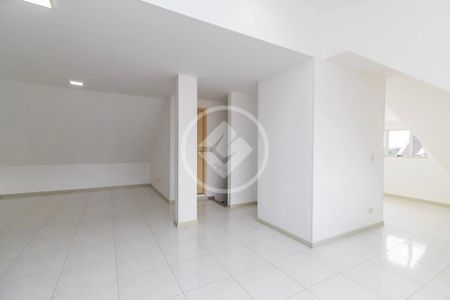 12_photo/94dcfb4c37.760d7ecec936a2b8-ATLAS-45825910-5d2c-4ee8-897c-eb461ffb32e2.jpg de casa de condomínio à venda com 3 quartos, 185m² em Xaxim, Curitiba