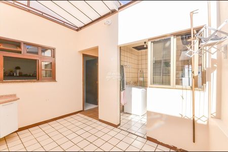 8_photo/94dcfb4f27.6c41d5510dcf68ec-ATLAS-a203caf8-b6b4-490e-a9cf-cddbe1f898d0.jpg de casa à venda com 3 quartos, 560m² em Xaxim, Curitiba