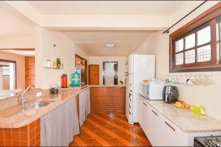 7_photo/94dcfb4f27.6c41d5510dcf68ec-ATLAS-bfc8da25-9f91-4adc-bed8-f8f0f8bcbae7.jpg de casa à venda com 3 quartos, 560m² em Xaxim, Curitiba
