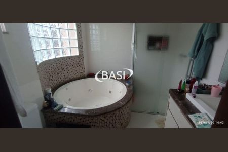 20_photo/94dcfb4f61.4de8187d044fad53-ATLAS-2d70ad22-ea10-49fe-b7ed-250b1a97b657.jpg de casa à venda com 4 quartos, 180m² em Xaxim, Curitiba