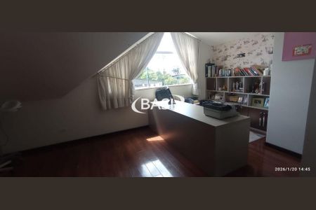 4_photo/94dcfb4f61.4de8187d044fad53-ATLAS-3ebf5630-d241-4110-8e8a-54cde8b8f783.jpg de casa à venda com 4 quartos, 180m² em Xaxim, Curitiba