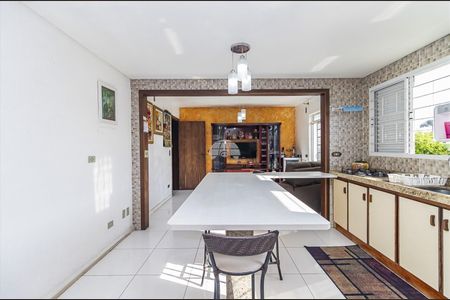 7_photo/94dcfb4f99.e1d2c46bde3eb79c-ATLAS-4e2e1895-8f6f-4639-b401-e8d69898b47b.jpg de casa à venda com 4 quartos, 360m² em Xaxim, Curitiba