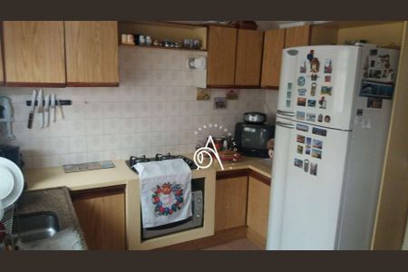 35_photo/94dcfb4fe9.72b299ddc7bc3168-ATLAS-98f7036e-401f-4e9f-8d8a-364f19a85bd3.jpg de casa à venda com 3 quartos, 360m² em Xaxim, Curitiba