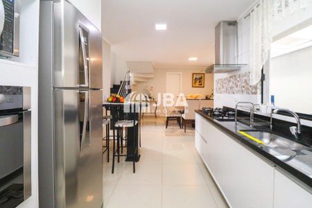 5_photo/94dcfb52d5.06254e2798eb0a90-ATLAS-b8f78d3f-21e7-4d24-a3c3-36732cbe32cc.jpg de casa à venda com 0 quarto, 181m² em Novo Mundo, Curitiba