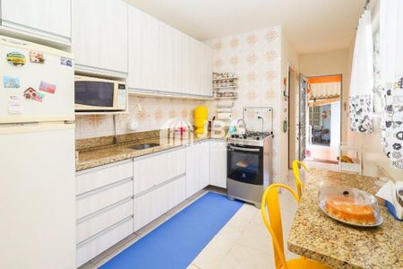 32_photo/94dcfb5369.dc7200efb45267bf-ATLAS-f5c1fbcd-9eca-4cdb-9ba1-10dd41f39821.jpg de casa à venda com 3 quartos, 182m² em Fanny, Curitiba