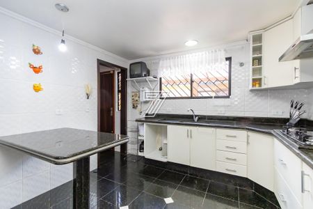 6_photo/94dcfb543b.0729cbd723722ab5-ATLAS-fbe1d3fc-d90a-4f8a-9e3d-e9081f510b64.jpg de casa à venda com 3 quartos, 171m² em Capão Raso, Curitiba