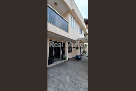 10_photo/94dcfb5457.eb7ee1c62e8591fd-ATLAS-3efc0f5b-aecd-44a4-830e-5d1008e176eb.jpg de casa à venda com 6 quartos, 300m² em Capão Raso, Curitiba