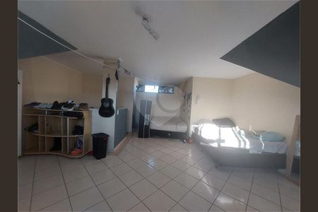 6_photo/94dcfb5613.27a900e001c278db-ATLAS-e2fb7764-926f-49af-ae78-7ce74a900e3e.jpg de casa à venda com 3 quartos, 136m² em Capão Raso, Curitiba