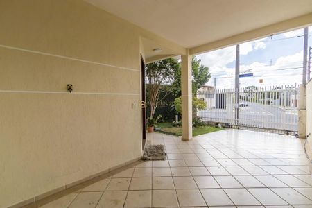 6_photo/94dcfb5623.df2406aa61ba3211-ATLAS-e2afabe2-a6b0-46ea-b3ad-43206ec87a3f.jpg de casa à venda com 3 quartos, 143m² em Capão Raso, Curitiba