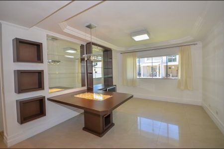 35_photo/94dcfb563d.0cc60ff9bbfebbc1-ATLAS-14cdbb15-c0fb-408a-a324-e4b0110fa38f.jpg de casa à venda com 3 quartos, 156m² em Capão Raso, Curitiba