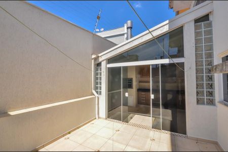 15_photo/94dcfb563d.0cc60ff9bbfebbc1-ATLAS-33d5afa2-6eb2-4bb6-baf6-afdc93f26574.jpg de casa à venda com 3 quartos, 156m² em Capão Raso, Curitiba