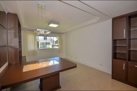 34_photo/94dcfb563d.0cc60ff9bbfebbc1-ATLAS-7a127d26-9598-4b2e-8604-5d8dcee538bc.jpg de casa à venda com 3 quartos, 156m² em Capão Raso, Curitiba