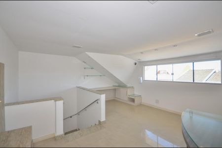 31_photo/94dcfb563d.0cc60ff9bbfebbc1-ATLAS-eed1843f-5290-41e3-885b-6bda0a7dbd18.jpg de casa à venda com 3 quartos, 156m² em Capão Raso, Curitiba