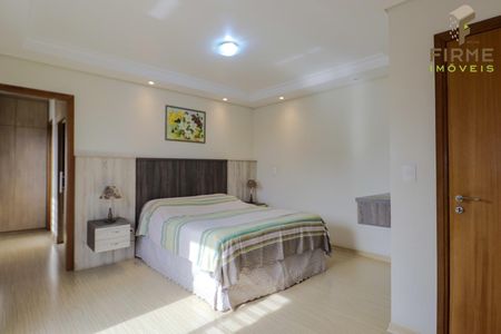 7_photo/94dcfb5a9d.307611fa4065a5b8-ATLAS-496e1532-e7aa-47d3-9ce6-9baadfcfc27b.jpg de casa à venda com 4 quartos, 264m² em Xaxim, Curitiba