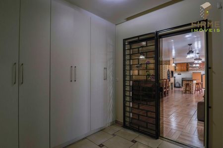 12_photo/94dcfb5a9d.307611fa4065a5b8-ATLAS-63798673-3dc7-45cf-a98b-ef55b29ecd52.jpg de casa à venda com 4 quartos, 264m² em Xaxim, Curitiba