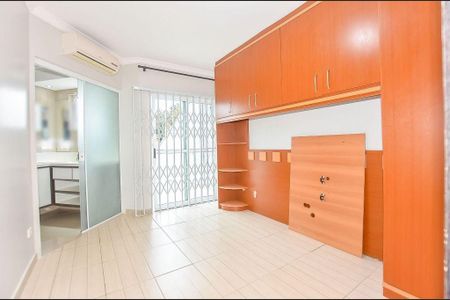 8_photo/94dcfb5b29.a092227452ef5b5b-ATLAS-0254efd0-fb00-427f-8ba3-bb9f1d5b911f.jpg de casa à venda com 3 quartos, 97m² em Xaxim, Curitiba
