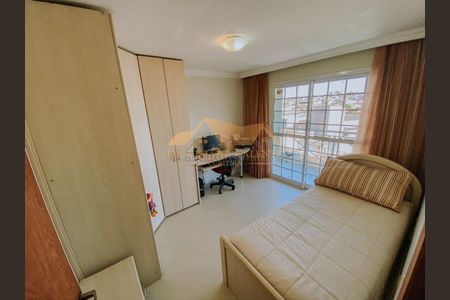 9_photo/94dcfb5d23.7d1f293bee32592f-ATLAS-a15916f8-e758-4d00-8a66-e5d85725a34c.jpg de casa à venda com 4 quartos, 250m² em Xaxim, Curitiba