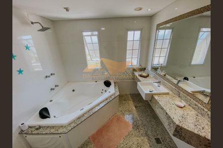 8_photo/94dcfb5d23.7d1f293bee32592f-ATLAS-bd5a685e-8ad2-41b1-9a1a-b0f7d9ddc593.jpg de casa à venda com 4 quartos, 250m² em Xaxim, Curitiba