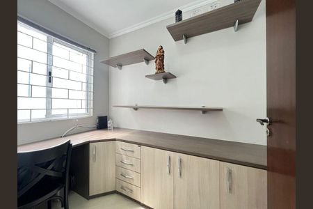 17_photo/94dcfb5d2f.ae3d86bef28e162d-ATLAS-0cbe3171-4250-418f-a33a-b3c7d5cf78e3.jpg de casa à venda com 3 quartos, 127m² em Xaxim, Curitiba