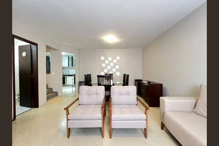 2_photo/94dcfb5d2f.ae3d86bef28e162d-ATLAS-0ef89dcd-b479-4513-bbe9-08bf82b208c3.jpg de casa à venda com 3 quartos, 87m² em Xaxim, Curitiba