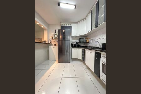 6_photo/94dcfb5d2f.ae3d86bef28e162d-ATLAS-1b90476a-9537-4d39-b98a-51e5214441ce.jpg de casa à venda com 3 quartos, 127m² em Xaxim, Curitiba