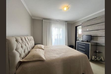 4_photo/94dcfb5d2f.ae3d86bef28e162d-ATLAS-22ba5ba7-3d51-4079-8791-cdb371a1a9e9.jpg de casa à venda com 3 quartos, 87m² em Xaxim, Curitiba