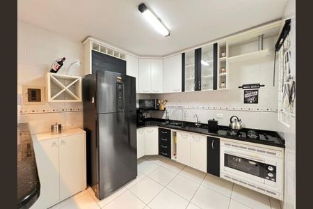 5_photo/94dcfb5d2f.ae3d86bef28e162d-ATLAS-2bda72c3-75f5-45ce-9901-056e2de655c1.jpg de casa à venda com 3 quartos, 87m² em Xaxim, Curitiba