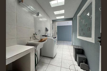 29_photo/94dcfb5d2f.ae3d86bef28e162d-ATLAS-41eb562e-7ad4-43f4-a254-9166a481099a.jpg de casa à venda com 3 quartos, 127m² em Xaxim, Curitiba