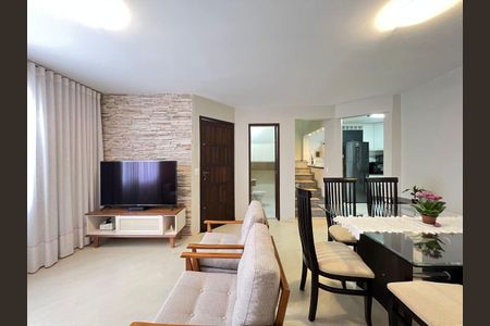 5_photo/94dcfb5d2f.ae3d86bef28e162d-ATLAS-7101ff41-c10c-4913-90e1-b0662bebab95.jpg de casa à venda com 3 quartos, 127m² em Xaxim, Curitiba