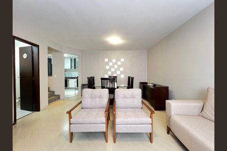 3_photo/94dcfb5d2f.ae3d86bef28e162d-ATLAS-d2224540-9fe2-41e9-9214-d416c963ea44.jpg de casa à venda com 3 quartos, 127m² em Xaxim, Curitiba