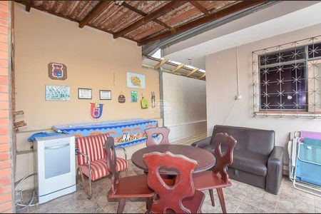 7_photo/94dcfb5d4b.94ec692ad9cb258e-ATLAS-2a4dc93a-dd87-43da-8b47-ae6b5b749783.jpg de casa à venda com 4 quartos, 182m² em Xaxim, Curitiba