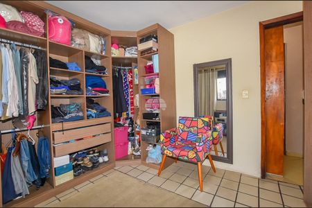 3_photo/94dcfb5d4b.94ec692ad9cb258e-ATLAS-40fe75ad-ac77-4c7b-a194-e863e322f8b0.jpg de casa à venda com 4 quartos, 182m² em Xaxim, Curitiba