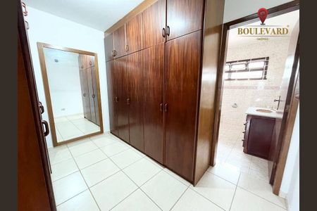 8_photo/94dcfb5e55.aef4de6394ba8e6d-ATLAS-11dfe768-f5f8-41de-8fee-cfb1ef8dbd44.jpg de casa à venda com 4 quartos, 235m² em Xaxim, Curitiba