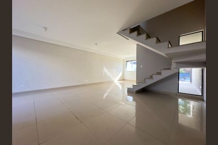 5_photo/94dcfb5e6b.98b2df3b8d936f6f-ATLAS-9beb9674-c769-4b18-85e5-9cedc876b0c9.jpg de casa à venda com 0 quarto, 127m² em Xaxim, Curitiba