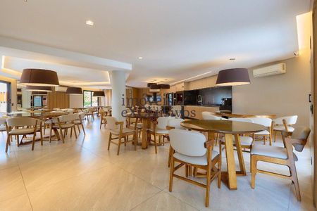 3_photo/94dcfb603b.2b7ed266e2b18a42-ATLAS-18dbaae5-b00f-4777-9ab5-53a753db3105.jpg de casa de condomínio para alugar com 3 quartos, 250m² em Pinheirinho, Curitiba