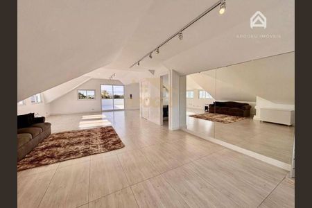 25_photo/94dcfb603b.2b7ed266e2b18a42-ATLAS-3429d5e6-79f0-427f-b14b-cf094a2c345f.jpg de casa de condomínio à venda com 4 quartos, 330m² em Pinheirinho, Curitiba