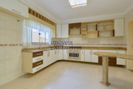 9_photo/94dcfb603b.2b7ed266e2b18a42-ATLAS-3a28f1c6-7926-47bc-a821-8f043b2ba1e1.jpg de casa de condomínio para alugar com 3 quartos, 250m² em Pinheirinho, Curitiba