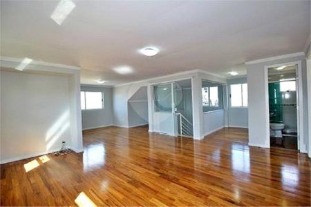 8_photo/94dcfb603b.2b7ed266e2b18a42-ATLAS-7c745921-392a-42b5-bf44-fb7a71822eeb.jpg de casa de condomínio para alugar com 3 quartos, 250m² em Pinheirinho, Curitiba