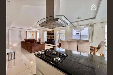 6_photo/94dcfb603b.2b7ed266e2b18a42-ATLAS-885b1e19-79bf-4768-a1e6-cb40fb513dbf.jpg de casa de condomínio à venda com 4 quartos, 330m² em Pinheirinho, Curitiba