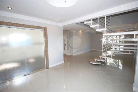 11_photo/94dcfb603b.2b7ed266e2b18a42-ATLAS-fb61dbdc-84d2-4871-9912-5d495d7981c1.jpg de casa de condomínio à venda com 3 quartos, 250m² em Pinheirinho, Curitiba