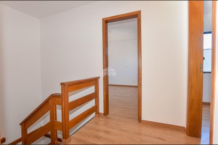 18_photo/94dcfb619f.0bf895571deddd4a-ATLAS-d0ebe5cf-e768-42a2-aa76-8e7220a93d47.jpg de casa à venda com 3 quartos, 95m² em Pinheirinho, Curitiba