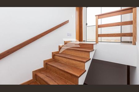 5_photo/94dcfb619f.0e7c94d60e553a94-ATLAS-280794e7-33b5-4cd8-9b48-67d6f54546cc.jpg de casa à venda com 3 quartos, 154m² em Pinheirinho, Curitiba