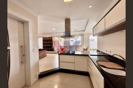 10_photo/94dcfb61ad.98a2f1197ddc2320-ATLAS-4ca045b2-0717-4aa1-be5c-d6221e225ddf.jpg de casa à venda com 2 quartos, 330m² em Pinheirinho, Curitiba